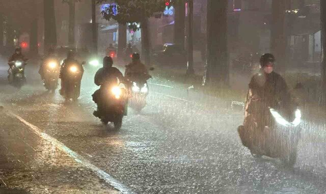 Mưa dồn, bão dập trong những tháng tới Mưa dồn, bão dập trong những tháng tới