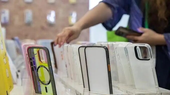 Phát hiện chất độc hại gây ung thư, suy thận, dậy thì sớm ở trẻ vượt mức 30 lần cho phép trong loạt ốp lưng điện thoại bán chạy nhất trên sàn thương mại điện tử Phát hiện chất độc hại gây ung thư, suy thận, dậy thì sớm ở trẻ vượt mức 30 lần cho phép trong loạt ốp lưng điện thoại bán chạy nhất trên sàn thương mại điện tử