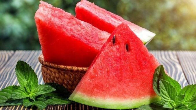 Những thực phẩm đại kỵ với dưa hấu: Thèm đến mấy cũng không nên ăn cùng nhau kẻo rước họa vào thân Những thực phẩm đại kỵ với dưa hấu: Thèm đến mấy cũng không nên ăn cùng nhau kẻo rước họa vào thân