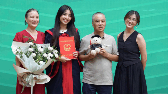Gia đình trí thức "truyền cảm hứng": Bố kỹ sư, mẹ tiến sĩ, hai con gái giỏi giang