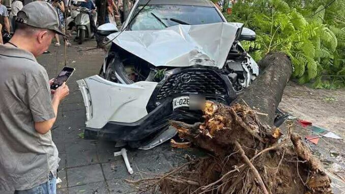 Hà Nội ngay lúc này: Trời ơi quá kinhkhung rồi, bao nhiêu xe máy và ng:.ười Hà Nội ngay lúc này: Trời ơi quá kinhkhung rồi, bao nhiêu xe máy và ng:.ười