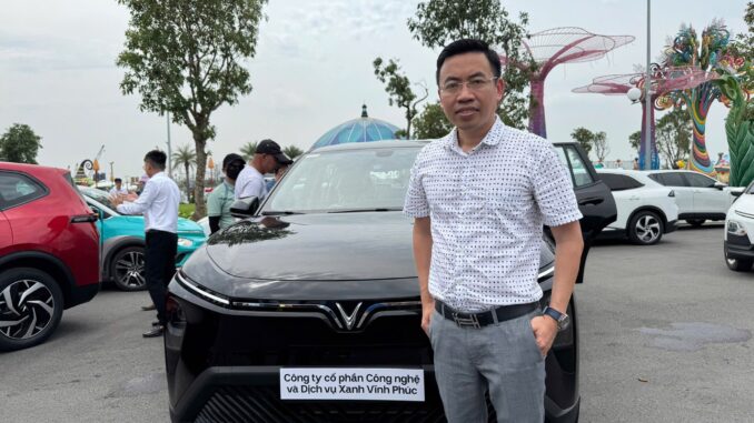 Chân dung doanh nhân đặt mua 10.000 xe Vinfast mặc cho nhiều tranh cãi: “Tôi thấy quá ổn, không cần nâng cấp thêm” Chân dung doanh nhân đặt mua 10.000 xe Vinfast mặc cho nhiều tranh cãi: “Tôi thấy quá ổn, không cần nâng cấp thêm”