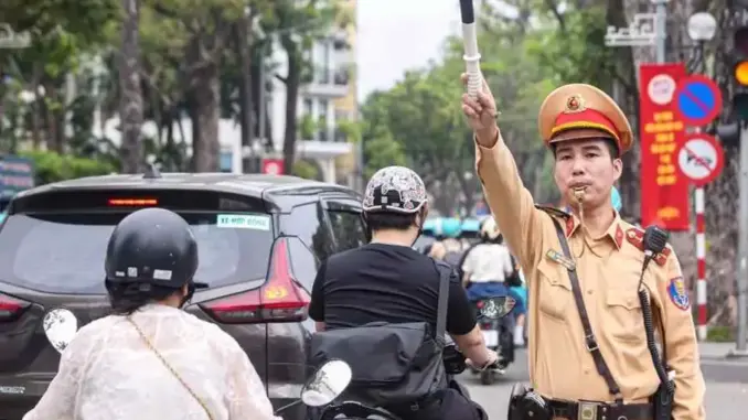 Công an Hà Nội thông báo tới tất cả người tham gia giao thông từ 7h30 sáng nay