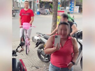 Giúp người bơm bánh xe miễn phí, chủ tiệm sửa xe ở TP.HCM bị truy hỏi, bắt đền: “Tôi nghe mà buồn thiệt”