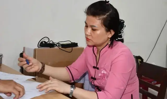 Lời khai lạnh người của bảo mẫu ném bé 14 tháng tuổi tử vong Lời khai lạnh người của bảo mẫu ném bé 14 tháng tuổi tử vong