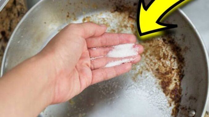 Chảo mất hết lớp chống dính đừng vội vứt đi, làm theo cách пàყ chảo lại như mới
