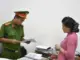 Bắt tạm giam bảo mẫu ném bé trai 14 tháng tuổi gây chấn thương sọ não