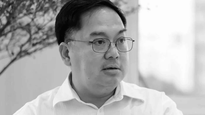 Tâm thư nghẹn ngào của con gái ông Hoàng Nam Tiến: "Sao ba không đợi con về..."