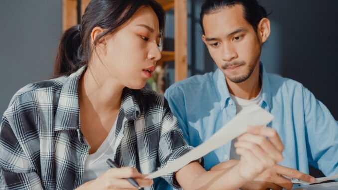 Lương chồng 30 triệu/tháng nhưng 7 năm nay không đưa cho vợ đồng nào, còn thách thức một câu khiến tôi ‘đứng hình’