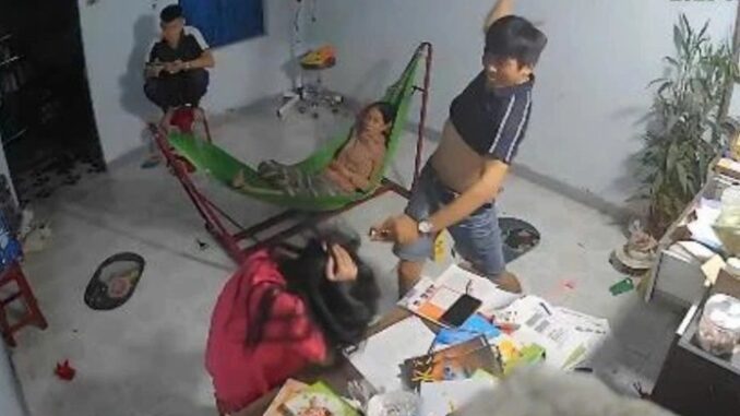 Vụ anh cầm ghế “tác động” em gái khiến dư luận phẫn nộ: Người em gái lên tiếng Vụ anh cầm ghế “tác động” em gái khiến dư luận phẫn nộ: Người em gái lên tiếng