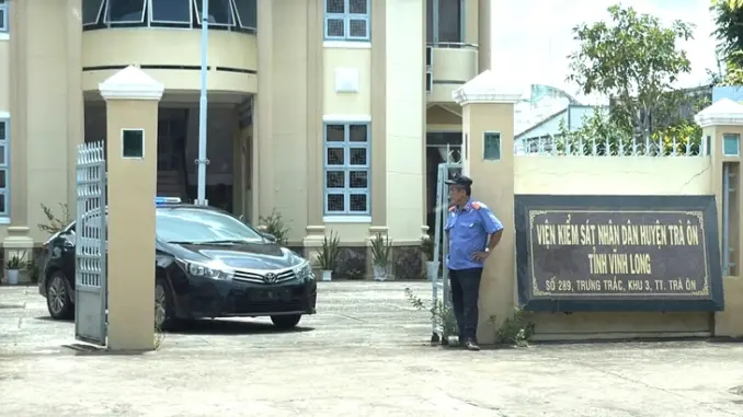 Gia đình nữ sinh thiệt mạng do tai nạn ở Vĩnh Long tiếp tục lên làm việc với công an Gia đình nữ sinh thiệt mạng do tai nạn ở Vĩnh Long tiếp tục lên làm việc với công an