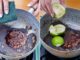 Xoong nồi cháy đừng dùng búi sắt cọ, nhỏ vài giọt này nồi sáng ngay như mới