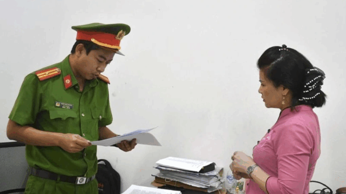 Khởi tố bảo mẫu bạo hành bé 14 tháng tuổi gây chấn thương sọ não Khởi tố bảo mẫu bạo hành bé 14 tháng tuổi gây chấn thương sọ não